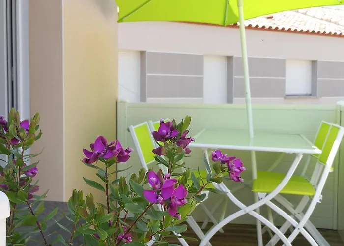 1 Bedroom Gorgeous In Σπίτι διακοπών *