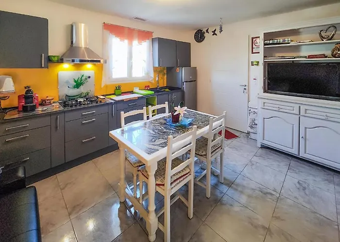 1 Bedroom Gorgeous In * קפסטן